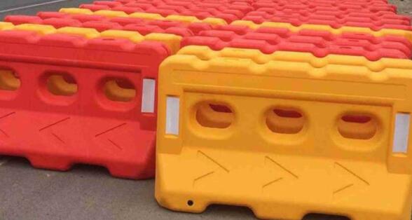 蘇州道路劃線分析：水馬應該加多少水，水馬在裝水的要求標準?