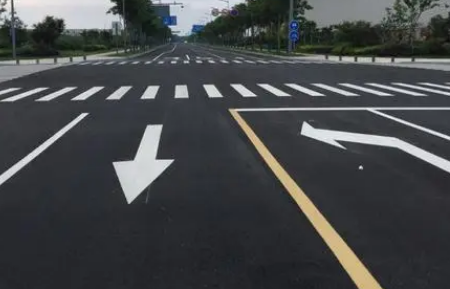 合肥道路劃線分析，如何保證道路畫線的筆直呢？